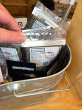 Load image into Gallery viewer, Berries &amp; flour Herbal Tea
